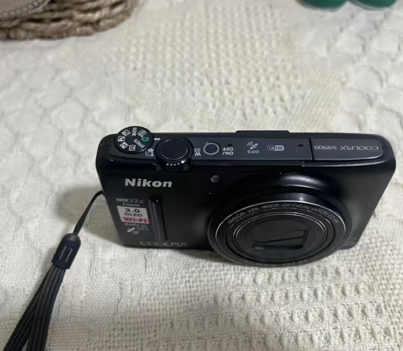 Authentic Old-School Digital Camera